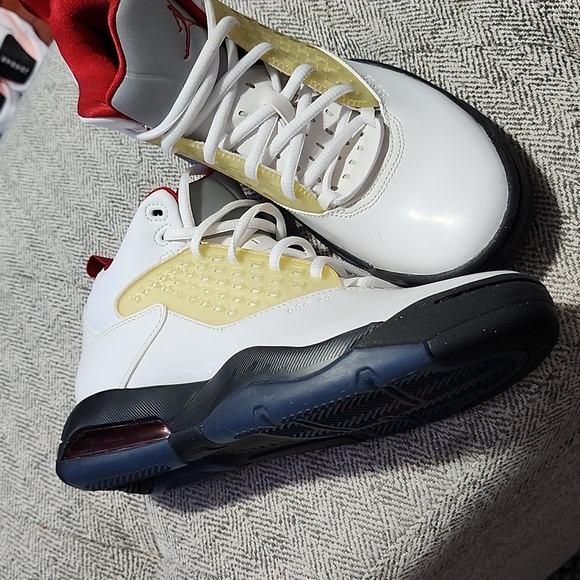 Women's Jordans White Black and Red - Picture 2 of 5